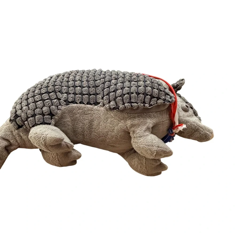 Unbranded plush armadillo